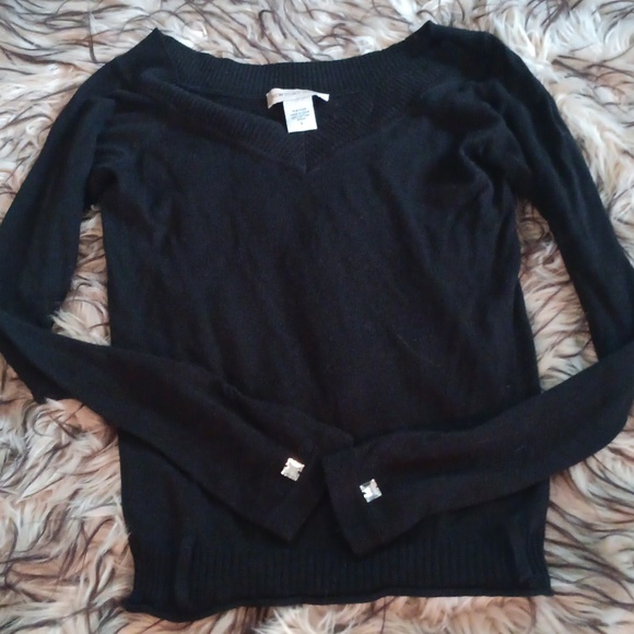 Newport News Black Ribbed Knit Top W Rinestone On Sleeve - Picture 1 of 3